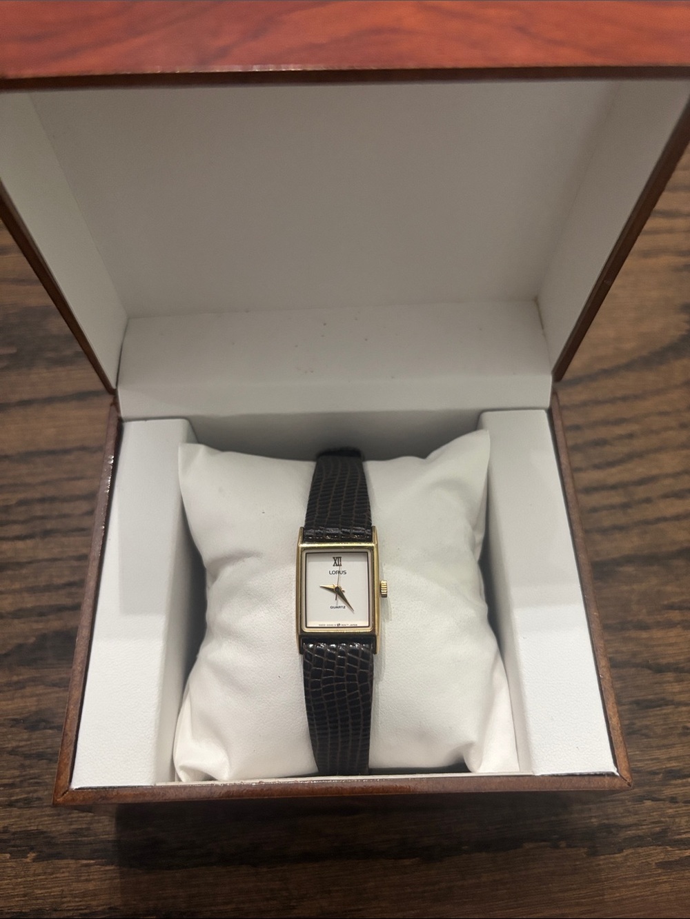 Lorus V233-5020 by Seiko Watch